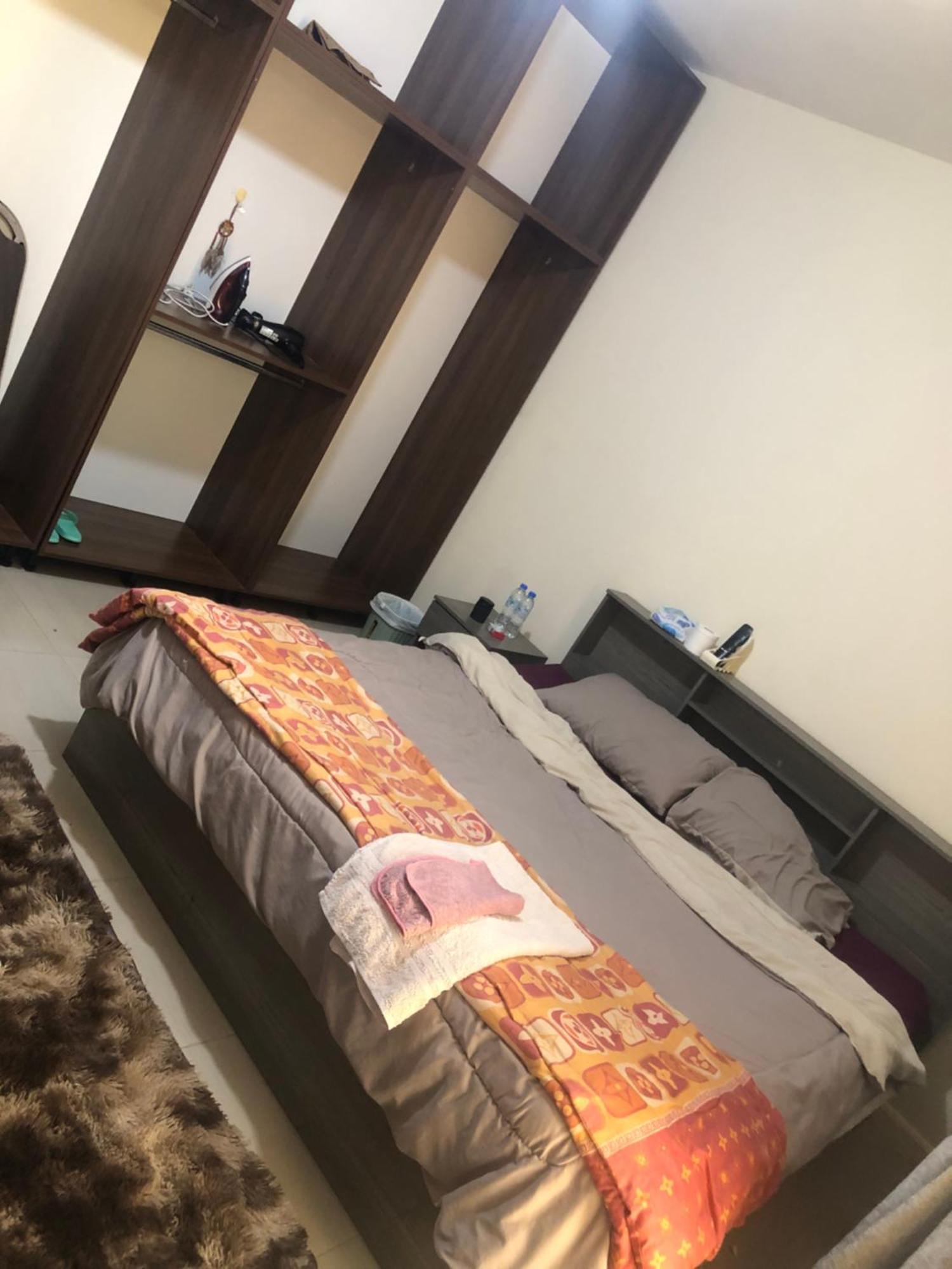 13 Guest house